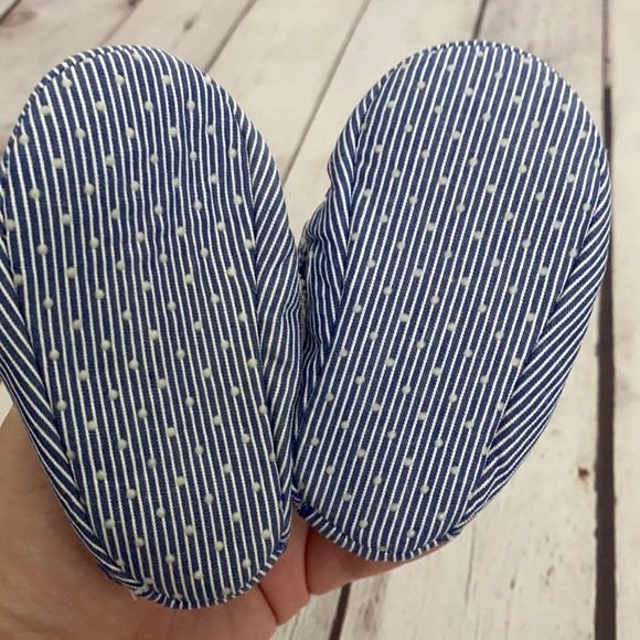 Old Navy Blue/White Striped Infant Loafers / Soft-Soled Crib Shoes /6-12 Months - Picture 2 of 3